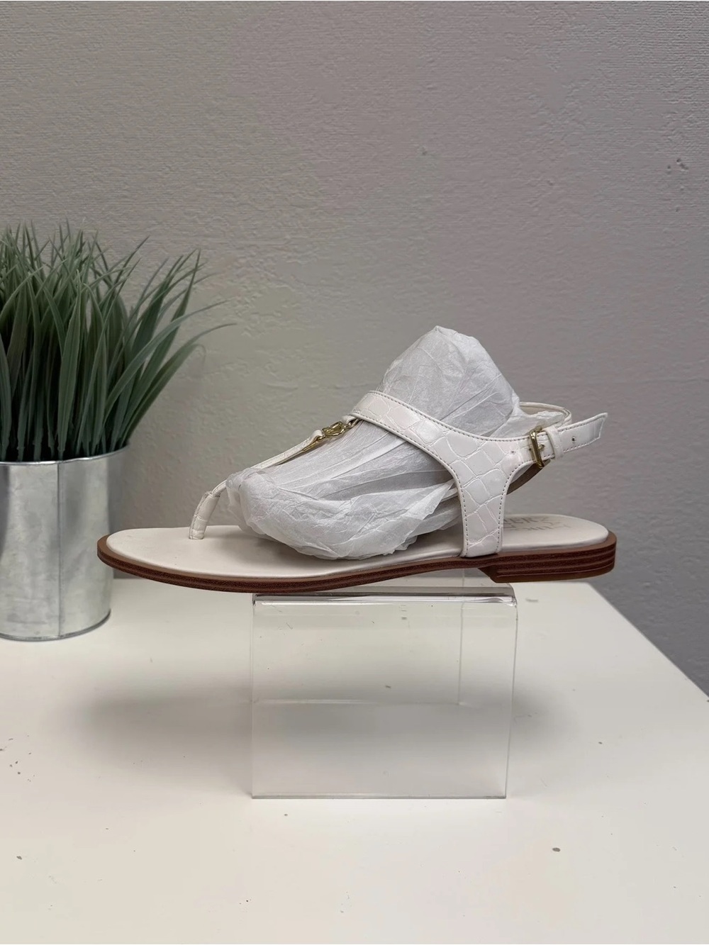 Naturalizer White Thong-Style Slingback Sandal - Size 9